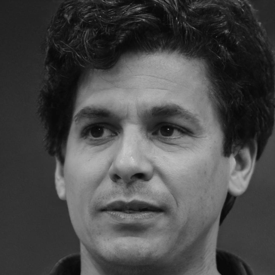 Portrait de Loïc Vernet